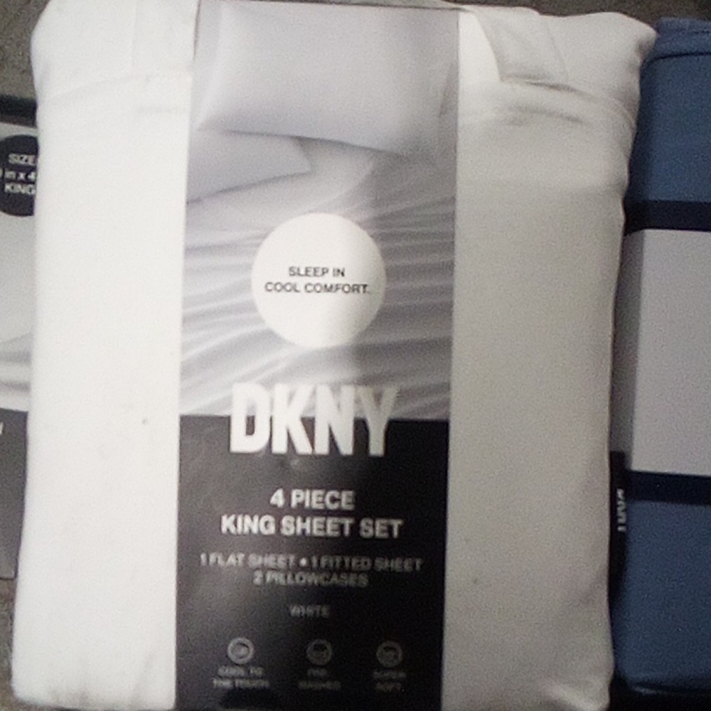 variety of sheet sets. - Picture 3 of 5